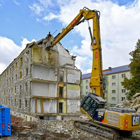 Abbruch für die Sanierung von Altlasten des Teerverarbeitungswerkes Rositz-Schelditz im Sanierungsbereich Mitteldeutschland der Lausitzer und Mitteldeutsche Bergbau-Verwaltungsgesellschaft mbH, LMBV.